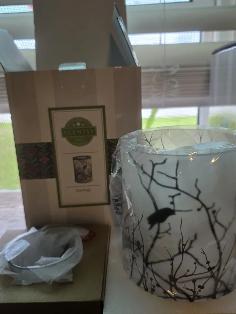 Scentsy White and Black Starlings Lantern Warmer